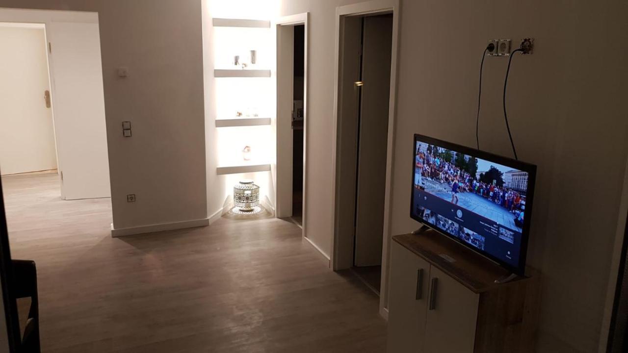 טרויסדורף Ferienwohnung Mit Jacuzzi Naehe Flughafen Koeln Bonn מראה חיצוני תמונה